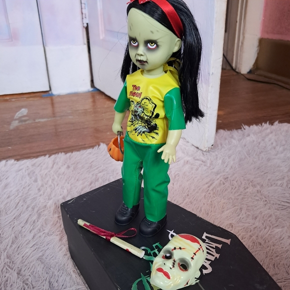 LAST CHANCE! The Ghoul- Living Dead Doll Halloween limited edition! - Picture 10 of 12